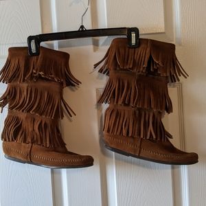 Minnetonka 3 Layer Tassel Moccasin Boot